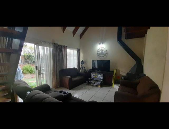 2 BEDROOM TOWNHOUSE FOR SALE IN CELTISDAL